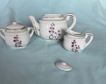 Vintage miniatuurtheeservies: handgeschilderd bloemenpoppenhuis porselein - gemaakt in Japan