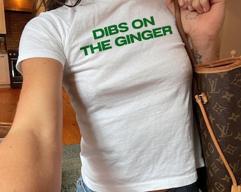 Dibs On The Ginger Baby-T-Shirt Lustig St Patricks Day Y2K Baby-T-Stück Irisches Hemd St Pattys Day T-Shirt Rothaarige Geschenk für Sie
