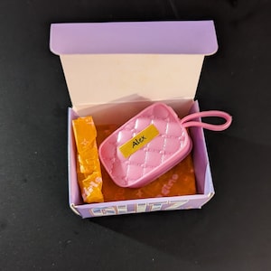 Zubehör - Fabrik-Puppengeldbeutel - GloUp Girls, 2021 Alex, Geldbeutel - für die Herstellung von Puppen, und andere Projekte.