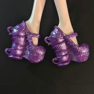 Zubehör - Fabrik Puppenschuhe - Monster MH G1 und G2 Fashion Dolls und EA High für das Anpassen von Puppen und andere Projekte.