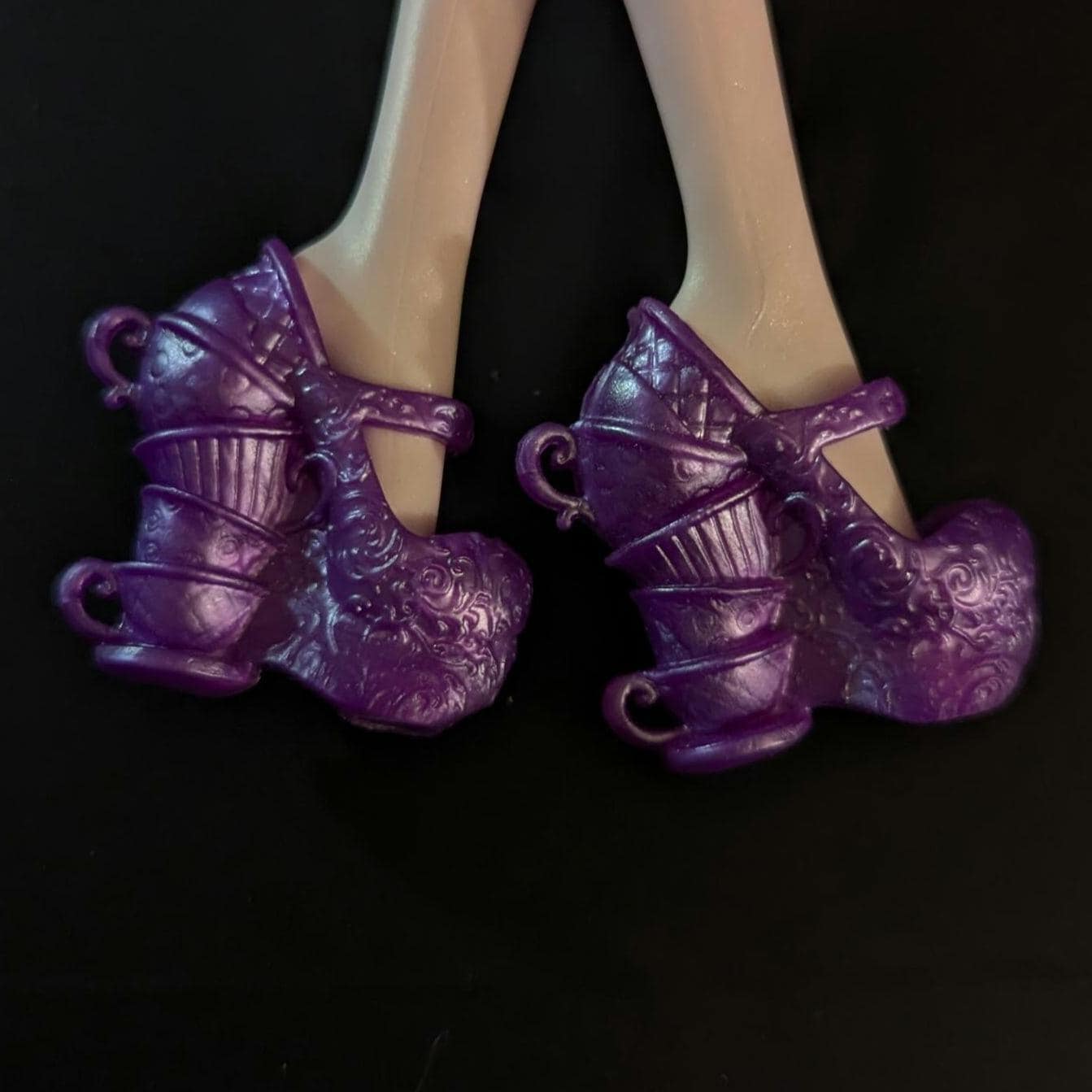 Supplies - Factory doll shoes - Monster MH G1 and G2 Fashion Dolls and EA High sized for customizing dolls, and other projects.