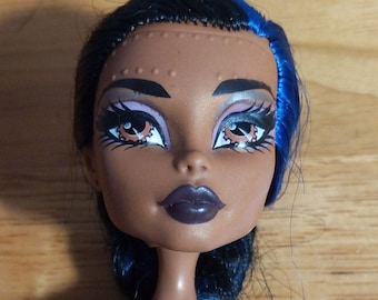 SUPPLIES - Factory dolls for customization - Monster G1 High - Robecca for customizing dolls, and other projects.