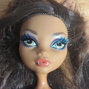 SUPPLIES - Factory dolls for customization - Monster G1 High - Clawdeen doll, for customizing dolls, and other projects.