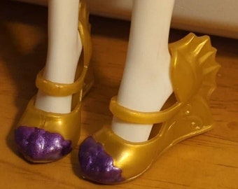 Supplies - Factory doll shoes - Monster G1 & G2 High and EA High-sized - for customizing dolls, and other projects.