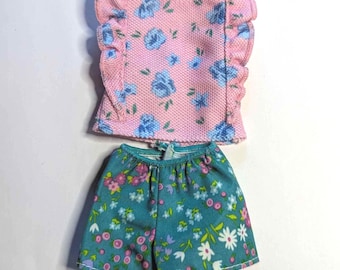 Supplies - Factory doll clothes - Barbie, Fashionista 78 - pink floral top and green floral shorts - for customizing dolls, etc