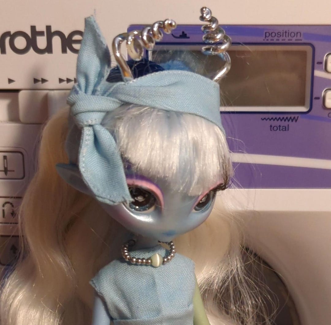 Buy Doll Necklace- Monster G1 G2 G3 High Rainbow OMG Ever After, Doll  Jewelry Online in India