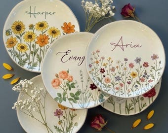 Bandeja de cerámica personalizada con flores de nacimiento: plato floral pintado a mano para joyería