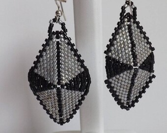 Gray and Black Diamond Shaped beadwoven earrings, stunning black and silver earrings