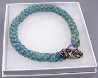 Lavender and green bead woven russian Spiral Stitch beads bracelet - Gift for her - Anniversay Gift - Sterling silver Button Clasp