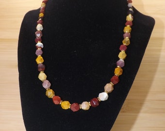 Collar multicolor Mookaite Jasper, collar hecho a mano, regalo para ella, collar de piedras preciosas de 16 pulgadas de una sola hebra, joyería de cuentas