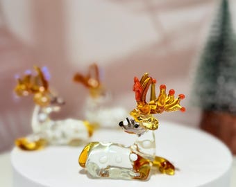 手作りガラスのトナカイの置物、クリスマス鹿のオーナメント、誕生日プレゼント、吹きガラスの動物彫刻、ホリデーホームデコレーション