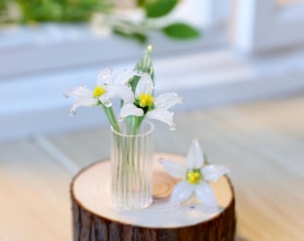 Handmade Glass Lily Bouquet, Mini White Lily Birth Flower, Unique Floral Decor, Gift for Her, Tiny Ornament