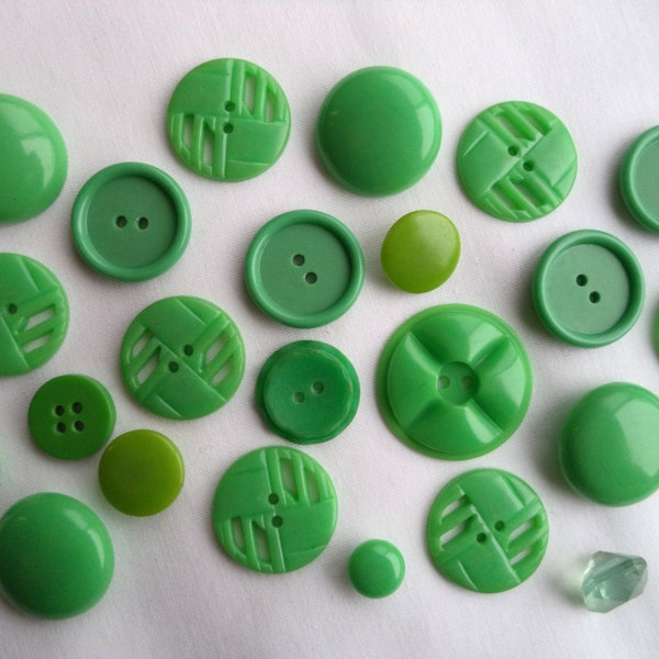 Light green vintage button mix/ vintage supplies/ quantity 23/ set #1LTGRN