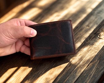 Father's Day gift for Dad – Personalized leather wallet for men with engraving – Buffalo leather wallet with RFID protection