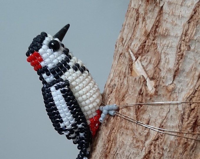 Beading pattern woodpecker