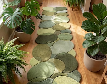 Alfombra de pasillo de lana orgánica color verde musgo con mechones hechos a mano
