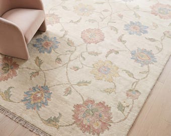Tappeto Oushak annodato a mano, floreale, avorio, disponibile nelle misure 3x5, 4x6, 6x9, 8x10, 9x12, 10x12, in lana pastello, ideale per soggiorno e camera da letto.