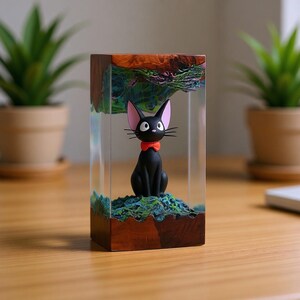 Ji.ji Black Cat Wood Resin Lamp, Kiki's Delivery Service Inspired, Handmade Anime Desk Light, Unique Ghibli Fan Art Decor Gift image 4