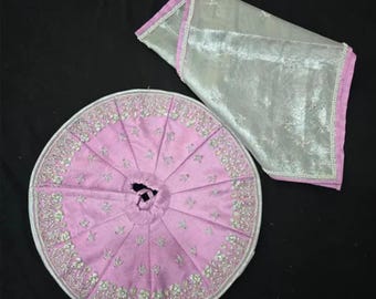 Handgemachtes Mata Rani Kleid, Lavender Poshak mit schweren Stickereien für Navratri Special