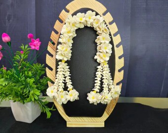 Handgefertigte Blumensteckschaum Chandrika | Radha Krishna Idol Dekor | Andere Devi Shringar