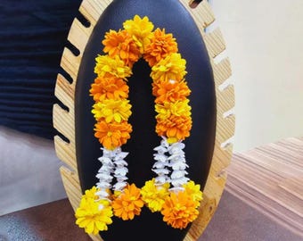 Handgefertigte Blumensteckschaum Chandrika | Radha Krishna Idol Dekor | Andere Devi Shringar