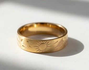 18K Yellow Gold Sun & Shooting Stars Engraved Band, Celestial Nature Ring