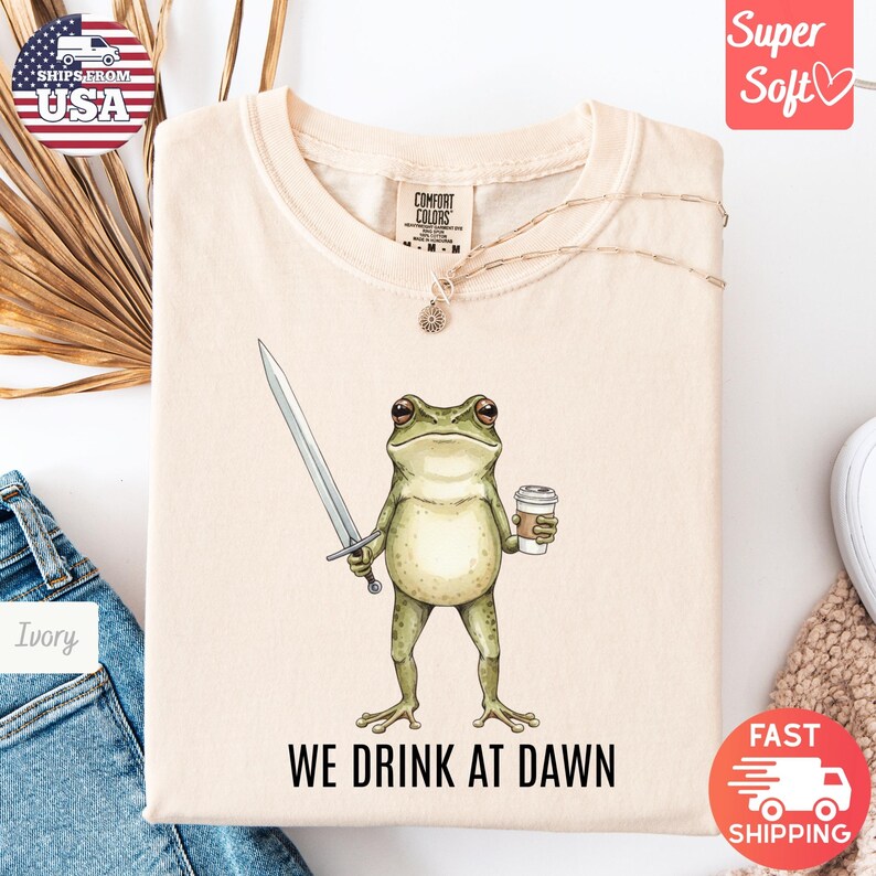 Comfort Colors® Bookish Funny Frog Reading Shirt Weirdcore Funny Frog ...