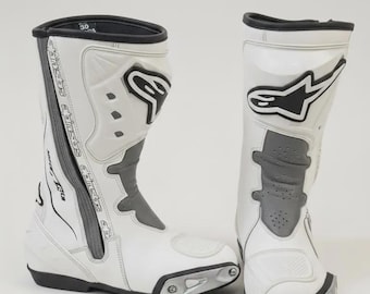 Handmade Alpinestars White Leather Racing Boots – Professional Motorbike Track Shoes – High-Performance Safety Gear