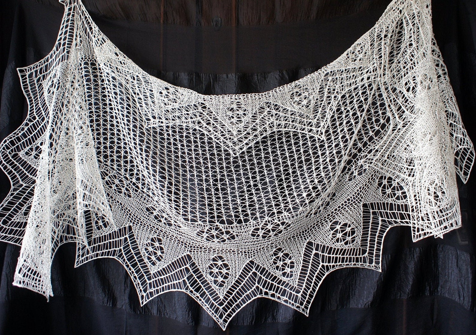 Handknit shetland lace white silk shawl. Knitted shawl lace Etsy