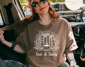 Tea and Tales SVG-PNG | Gezellig boekenachtig ontwerp (digitale download)