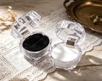 Boîte à bagues en cristal acrylique transparent avec insert en éponge, étui de rangement octogonal à bijoux pour cadeaux de fiançailles et de mariage