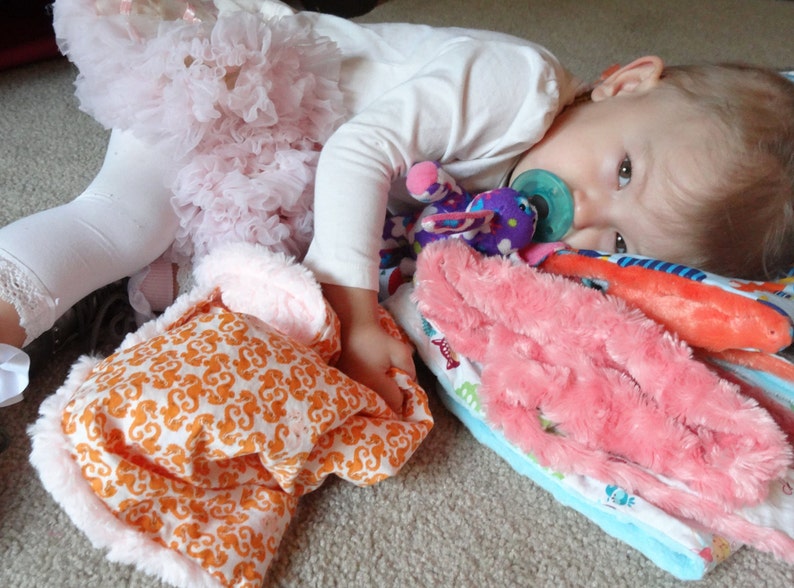 Bubbles Yummy Seahorse Pink Mini Baby Blanket