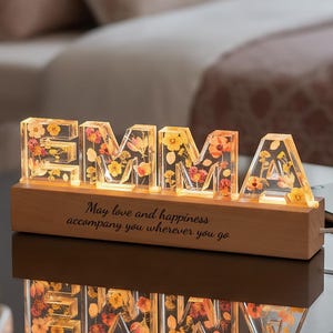 Personalized  Letter Dried Flower Resin Name Lamp,Wood Base Table Lamp,Custom Real Flower Nightlight,Custom Gift,Gift for Mom,Gifts for Girl