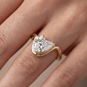 Pear Lab Diamond Cluster Ring, Off Angle Engagement Ring, Unique Asymmetric Pear Shaped Ring, Modern Minimal Bridal Jewelry Gift