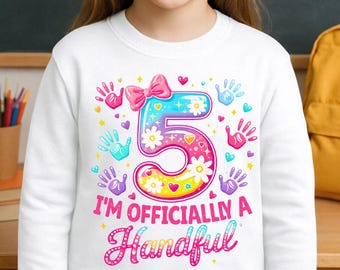 Oficialmente, un puñado de 5 PNG, diseño de camiseta para niña de 5 años, sublimación de cumpleaños con huella de mano colorida