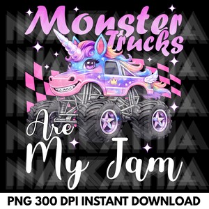 Puede incluir: Dise&ntilde;o gr&aacute;fico con un monster truck con cabeza de unicornio, alas y corona. El cami&oacute;n es en tonos rosa, morado y azul, con el texto "Monster Trucks Are My Jam" en blanco y rosa. El fondo es negro.