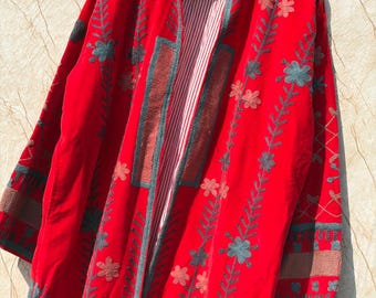 Chaqueta larga de terciopelo Suzani / Abrigo de invierno bohemio con bordado floral hecho a mano