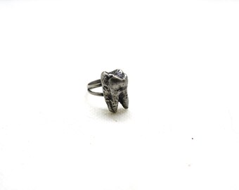 Sterling cast ring 1- size 6