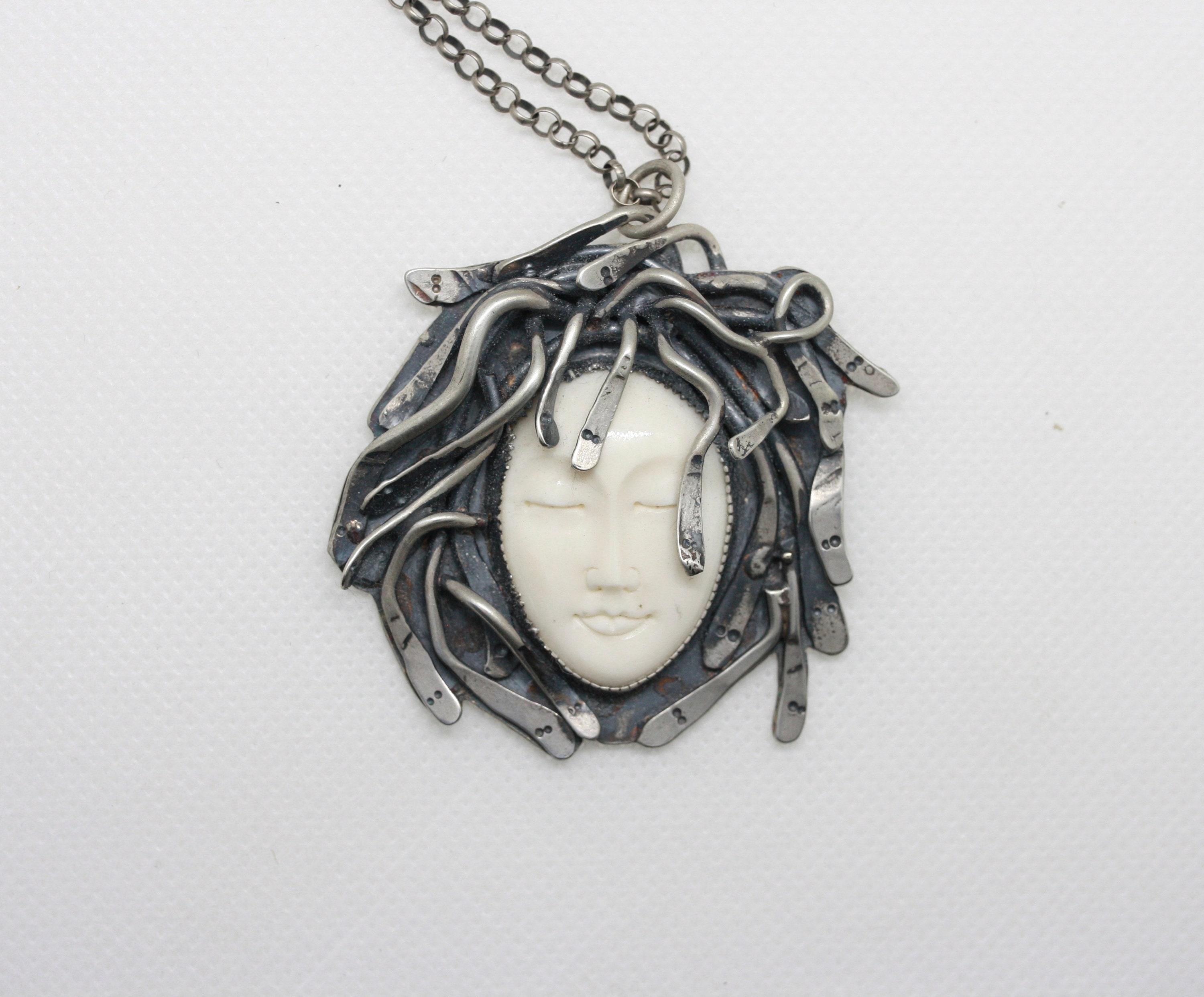 crystal la medusa greca necklace