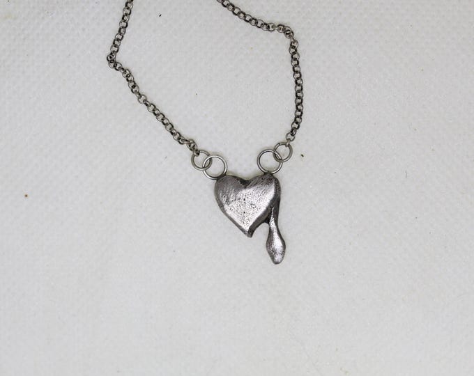 Mourning heart necklace