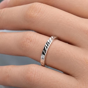 Minimalist Rose Gold Band Ring, Dainty Stacking Ring, Thin Textured Ring, Everyday Minimal Jewelry, Promise Ring for Her,delicate ring