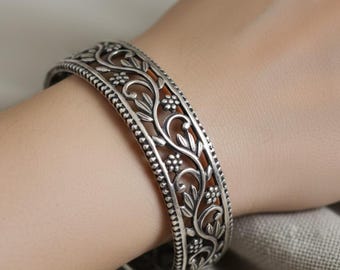 Minimalist Stackable Gold Bangle Bracelet Set, Smooth Simple Everyday Jewelry, Thin Rose Gold Fill Cuff Gift for Her