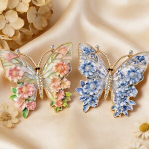 Handpainted Brooch - Etsy display picture 1