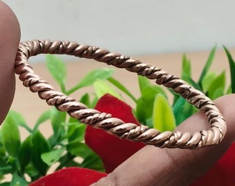 Handsmidd vriden armring i ren koppar | Rustik metallarmband, jordnära elegans,