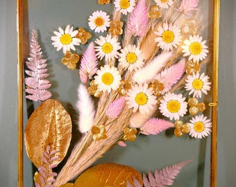 Konstverk av pressade blommor i pastellfärger, konserverad bukett, botanisk väggkonst, inramade blommor