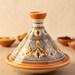 Tajine Tunisien Ancien Fait Main - Le Souk - Céramique Peinte - Diamètre 24 Cm