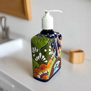Dispensador de jabón de Talavera colorido / Bomba de cerámica pintada a mano