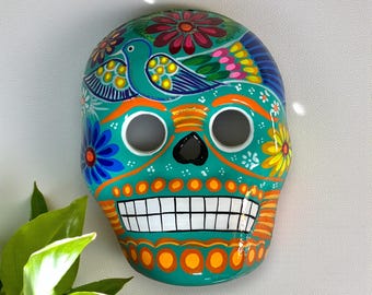 Teschio di Calavera dipinto a mano / Decorazione murale in stile folk messicano