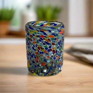Konfetti Pebbled Becher | Handwerklich mundgeblasenes Glas