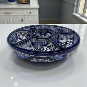 Bandeja de aperitivos de Talavera hecha a mano / Plato azul y blanco